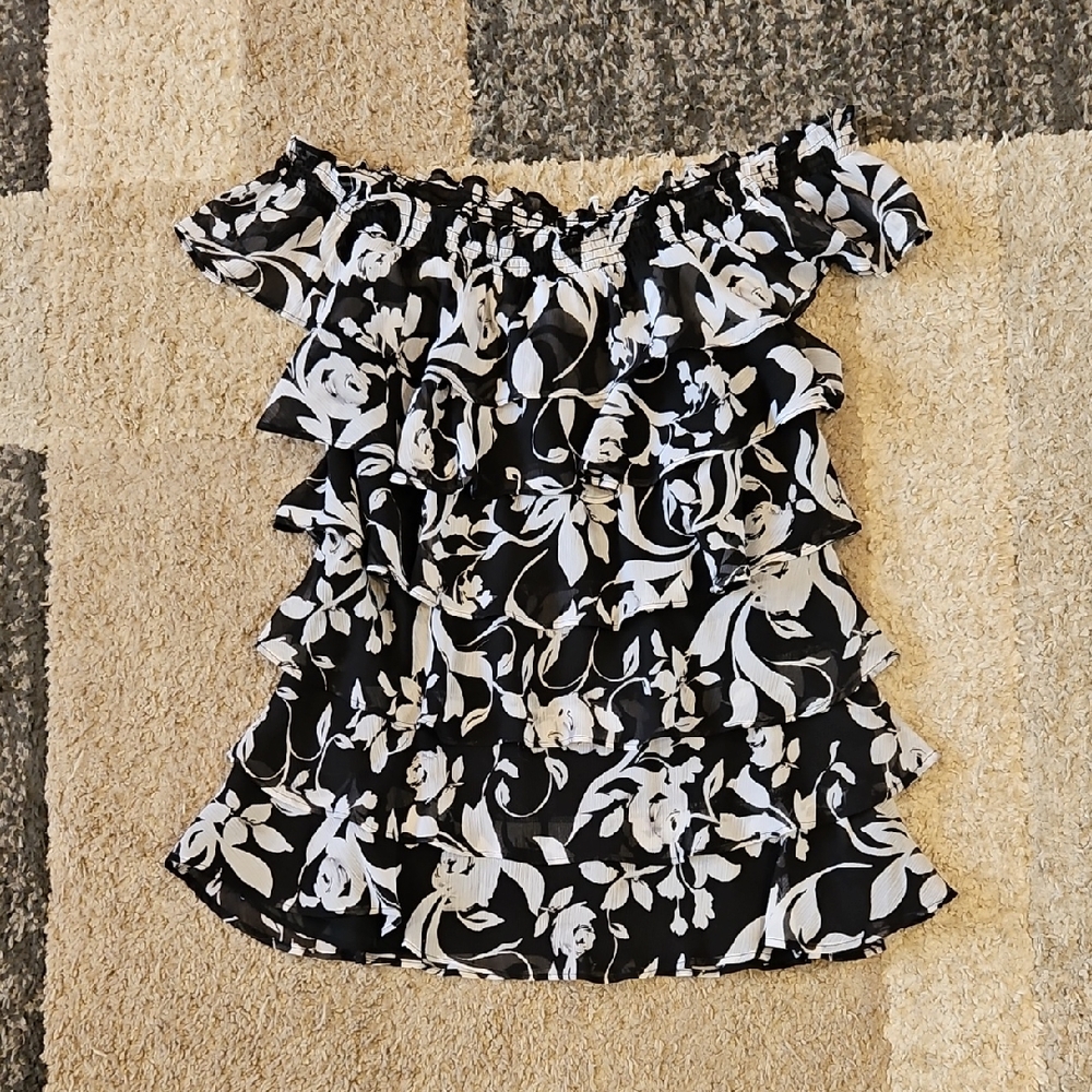 White House Black Market Floral Off-Shoulder Black and White Blouse Top Sz:M EUC